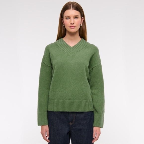 v-neck sweater - Picture 3 of 12